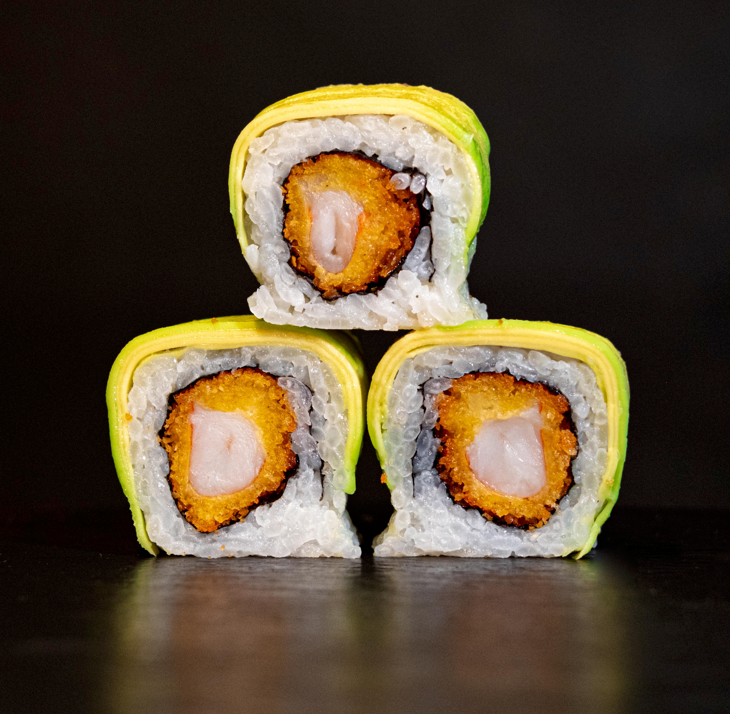 Uramaki roll de aguacate